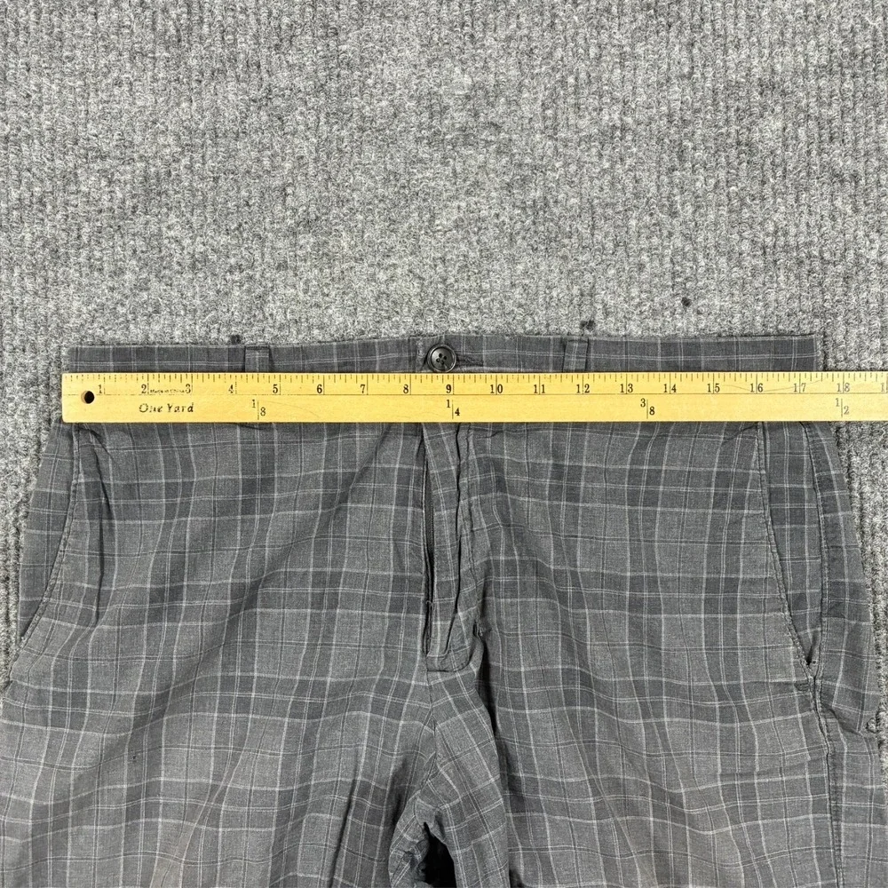 Banana Republic Mens Shorts Size 35 Gray Plaid Flat Front 100% Cotton Casual